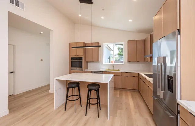 $3,950 | 3946 3rd Avenue, Sacramento, CA 95817