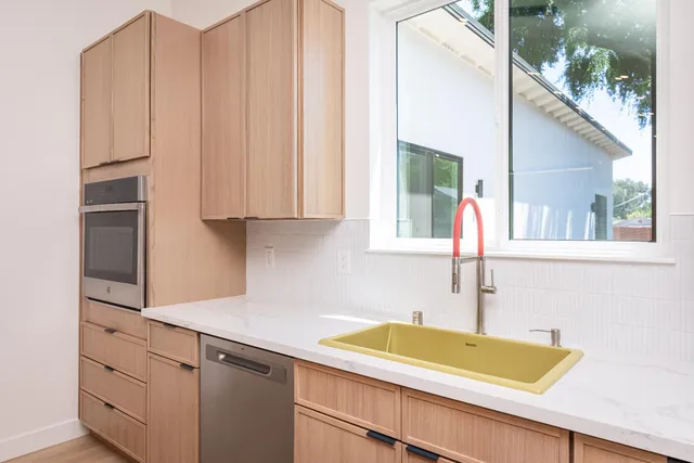 $3,950 | 3946 3rd Avenue, Sacramento, CA 95817