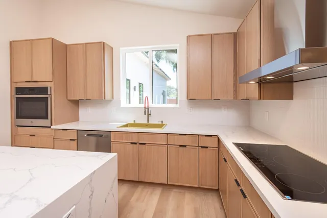 $3,950 | 3946 3rd Avenue, Sacramento, CA 95817