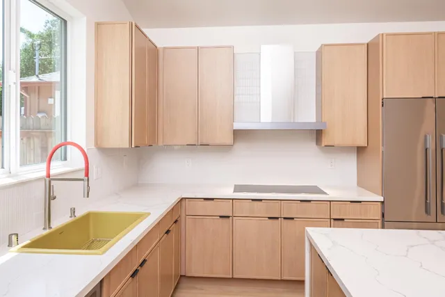 $3,950 | 3946 3rd Avenue, Sacramento, CA 95817