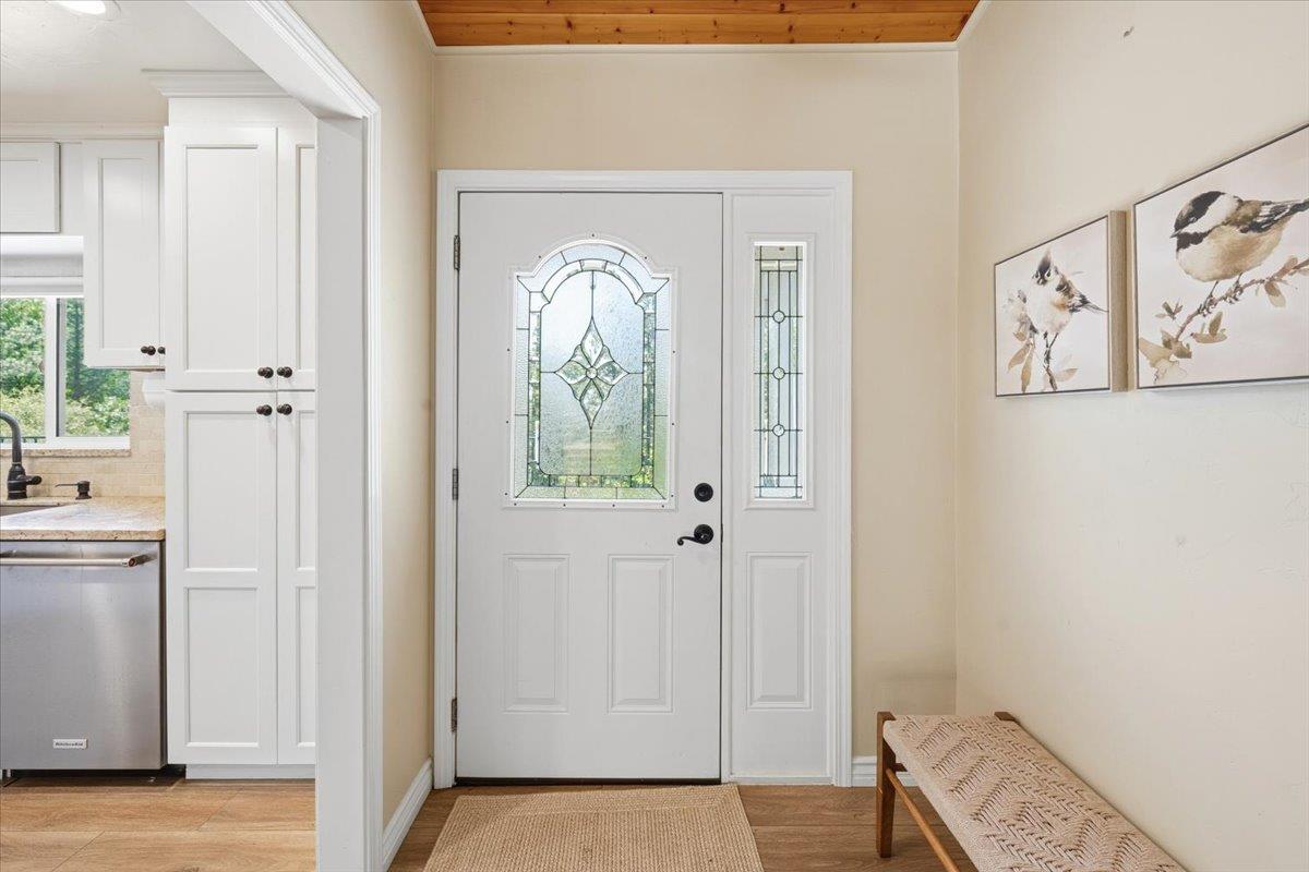 10704 Round Valley Road Grass Valley, CA 95949 - Photo 3 of 56