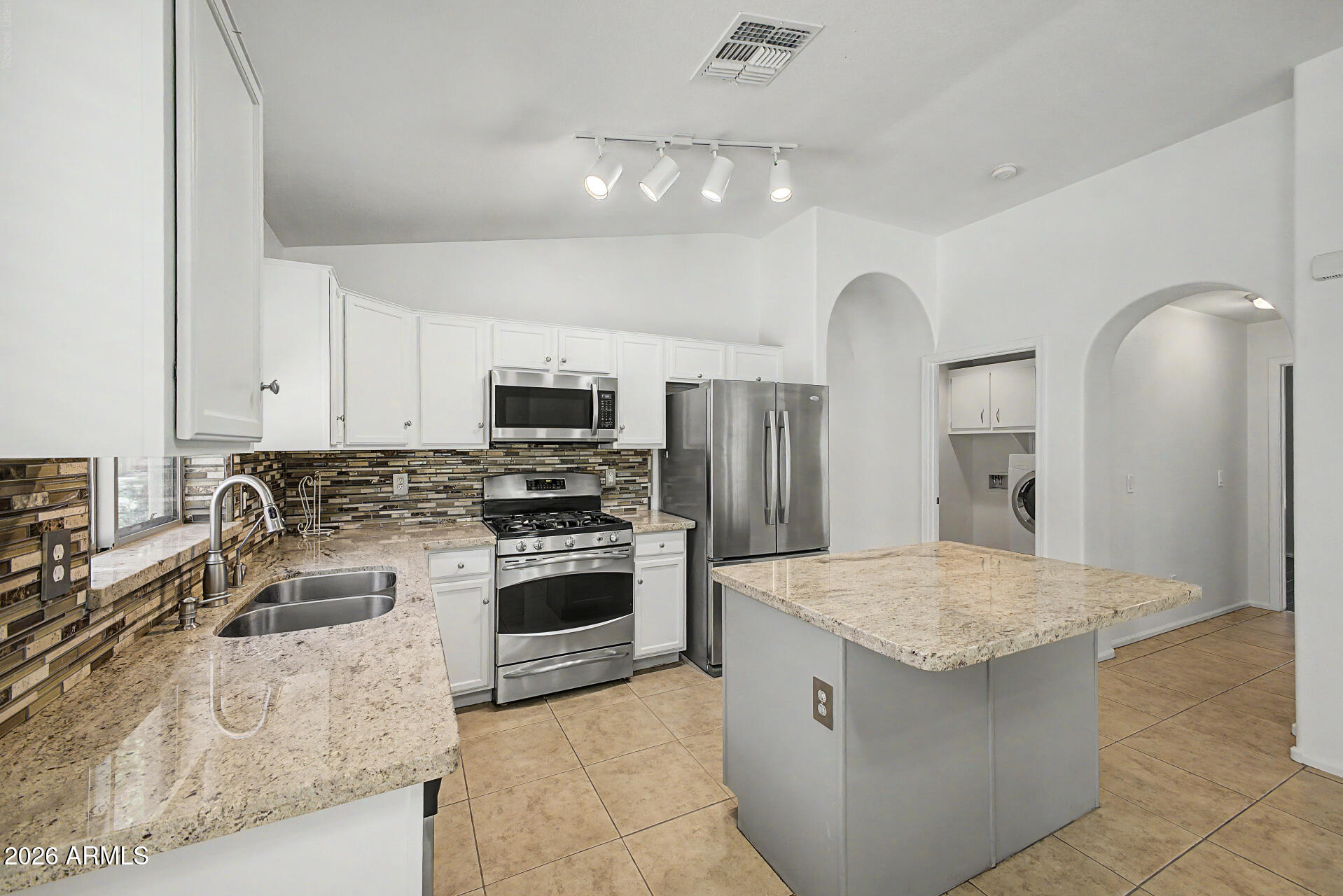 4207 East Sandy Way Gilbert, AZ 85297 - Photo 2 of 33 14 - Sandy