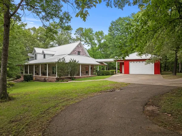 $700,000 | 65 County Road 2835, Pittsburg, TX 75686