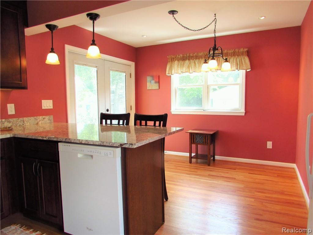 3718 Durham Road Royal Oak, MI 48073 - Photo 3 of 23