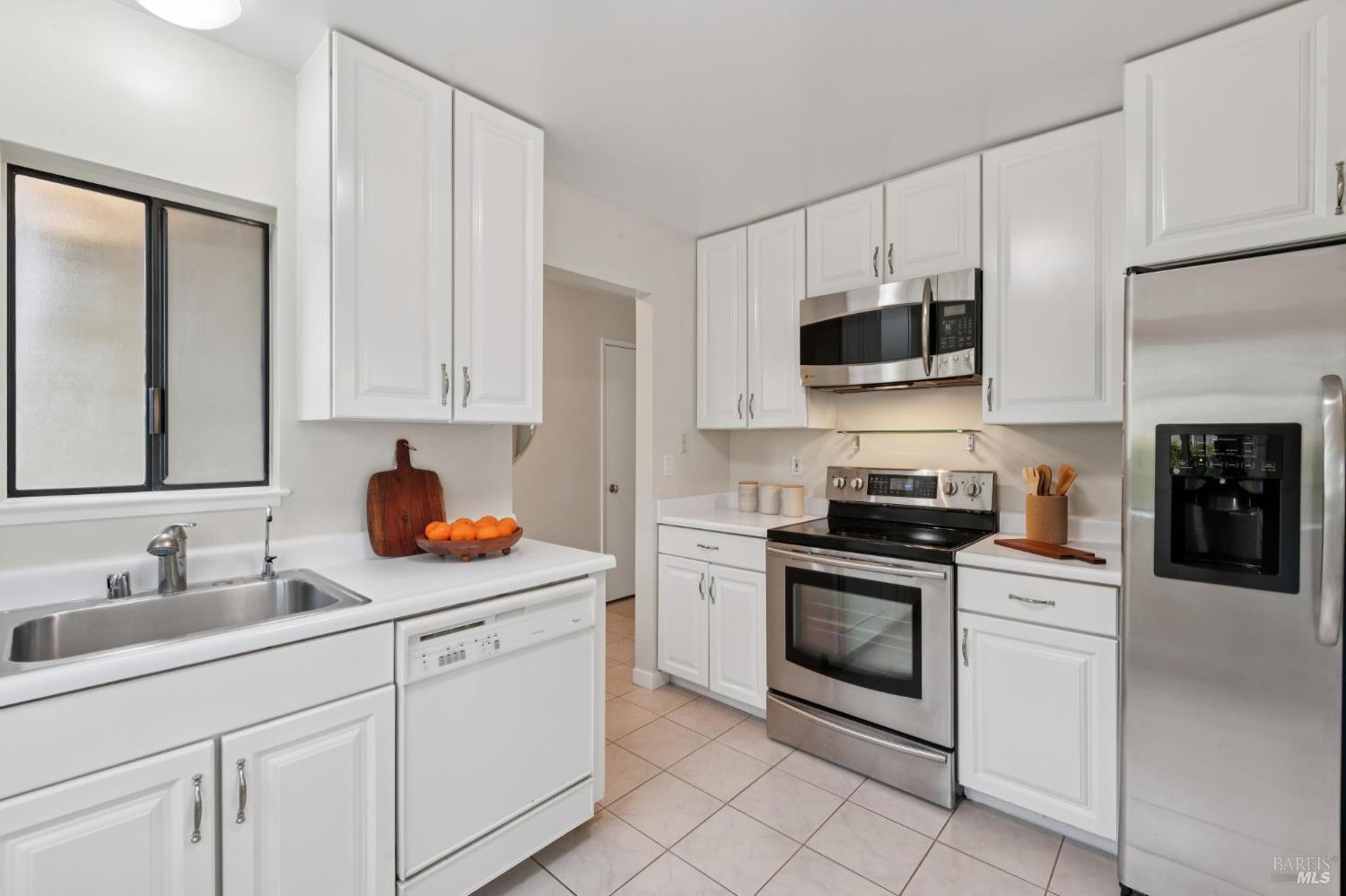 3 Fielding Circle Mill Valley, CA 94941 - Photo 10 of 36