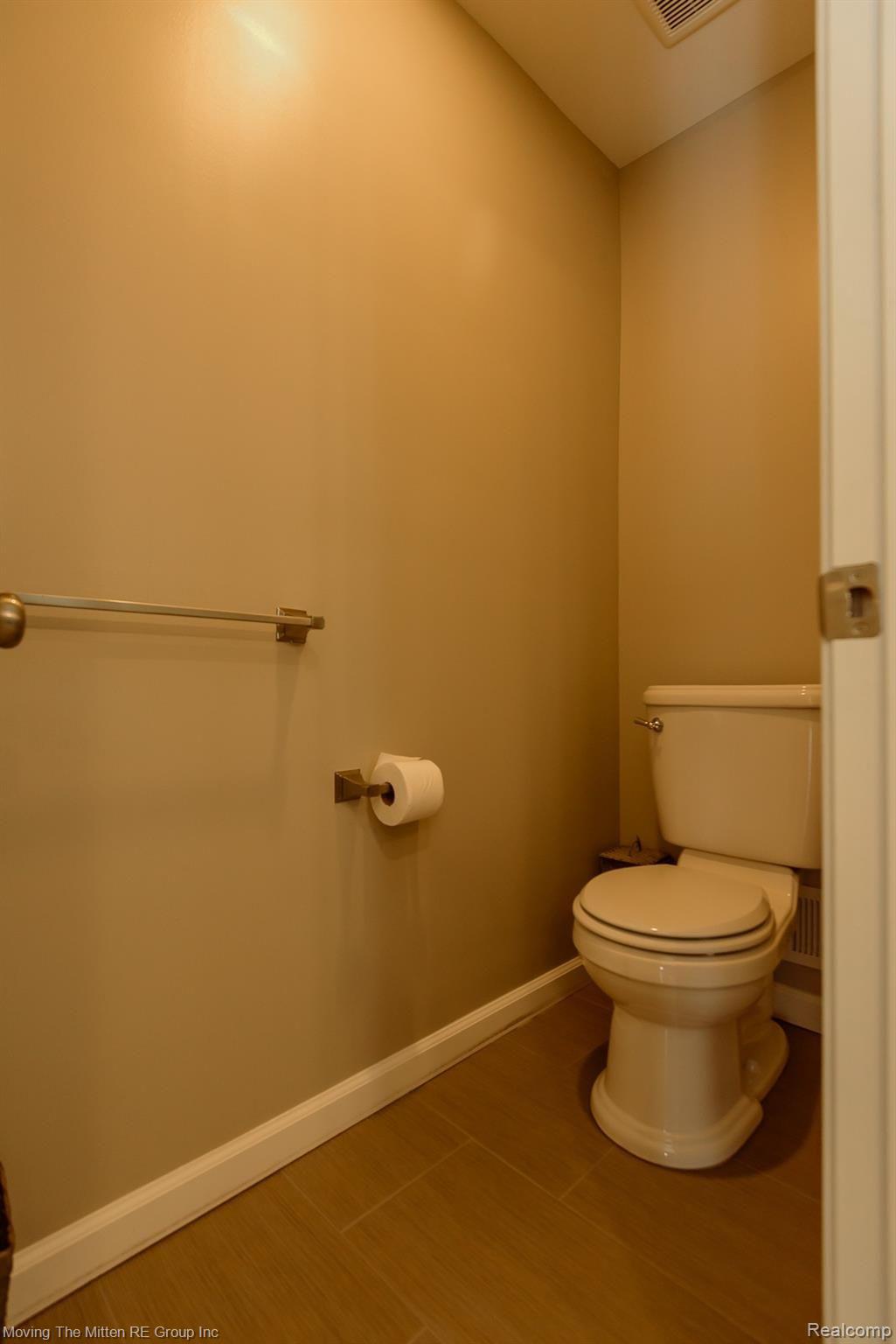 45755 Hanford Road Canton, MI 48187 - Photo 40 of 63 36.jpg