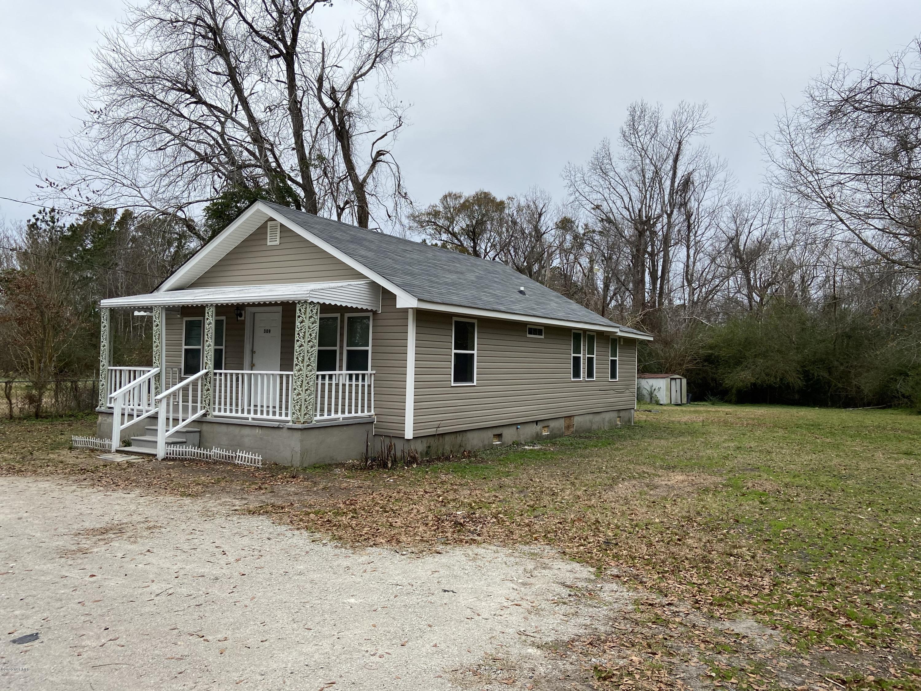 309 Country Club Road Jacksonville, NC 28546 - Photo 3 of 22 IMG-7344