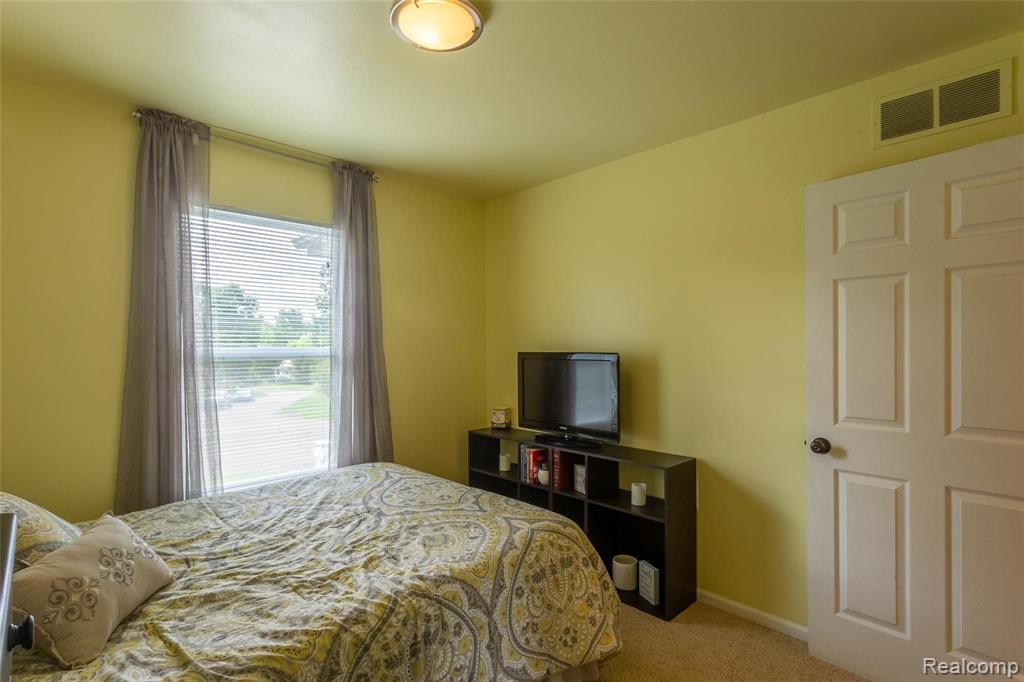 348 Springwell Lane Howell, MI 48843 - Photo 24 of 45