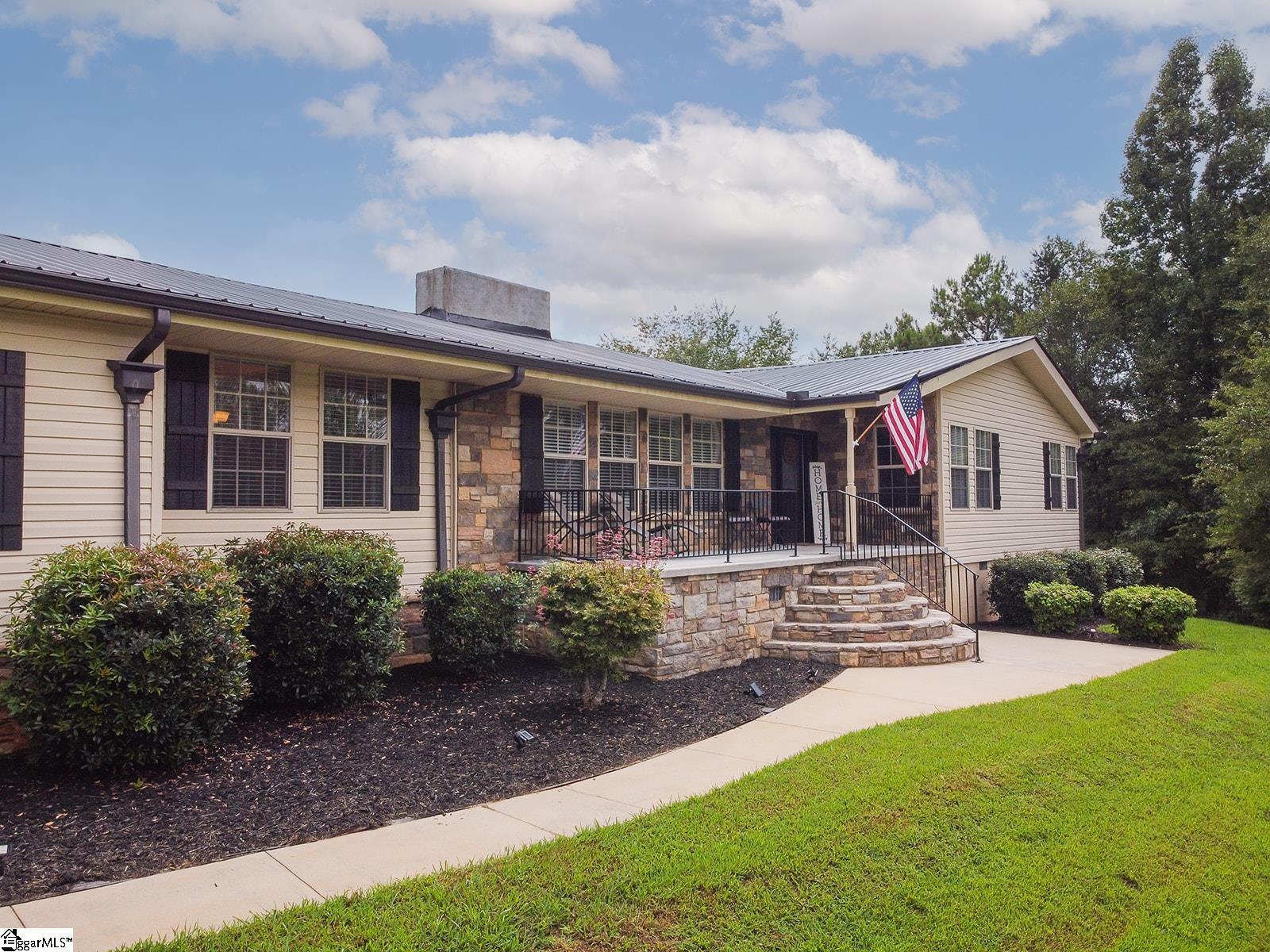 399 Old Farrs Bridge Road Greenville, SC 29611 - Photo 2 of 35 Gallery Image 2