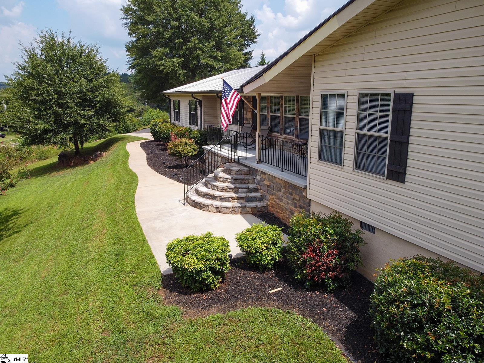 399 Old Farrs Bridge Road Greenville, SC 29611 - Photo 3 of 35 Gallery Image 3