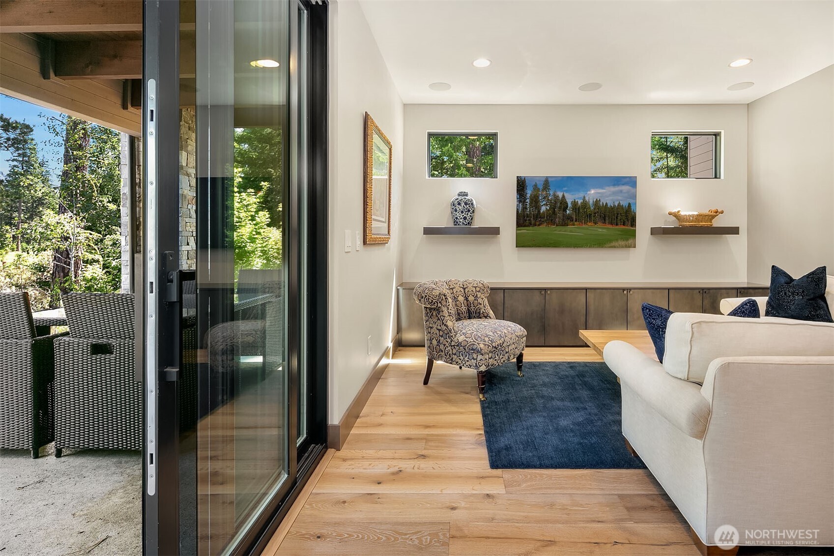 47 Frst Rdg Drive Cle Elum, WA 98922 - Photo 13 of 40 a living room with furniture and a large window