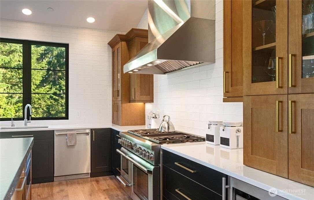 47 Frst Rdg Drive Cle Elum, WA 98922 - Photo 20 of 40 a kitchen with stainless steel appliances granite countertop a stove and a sink