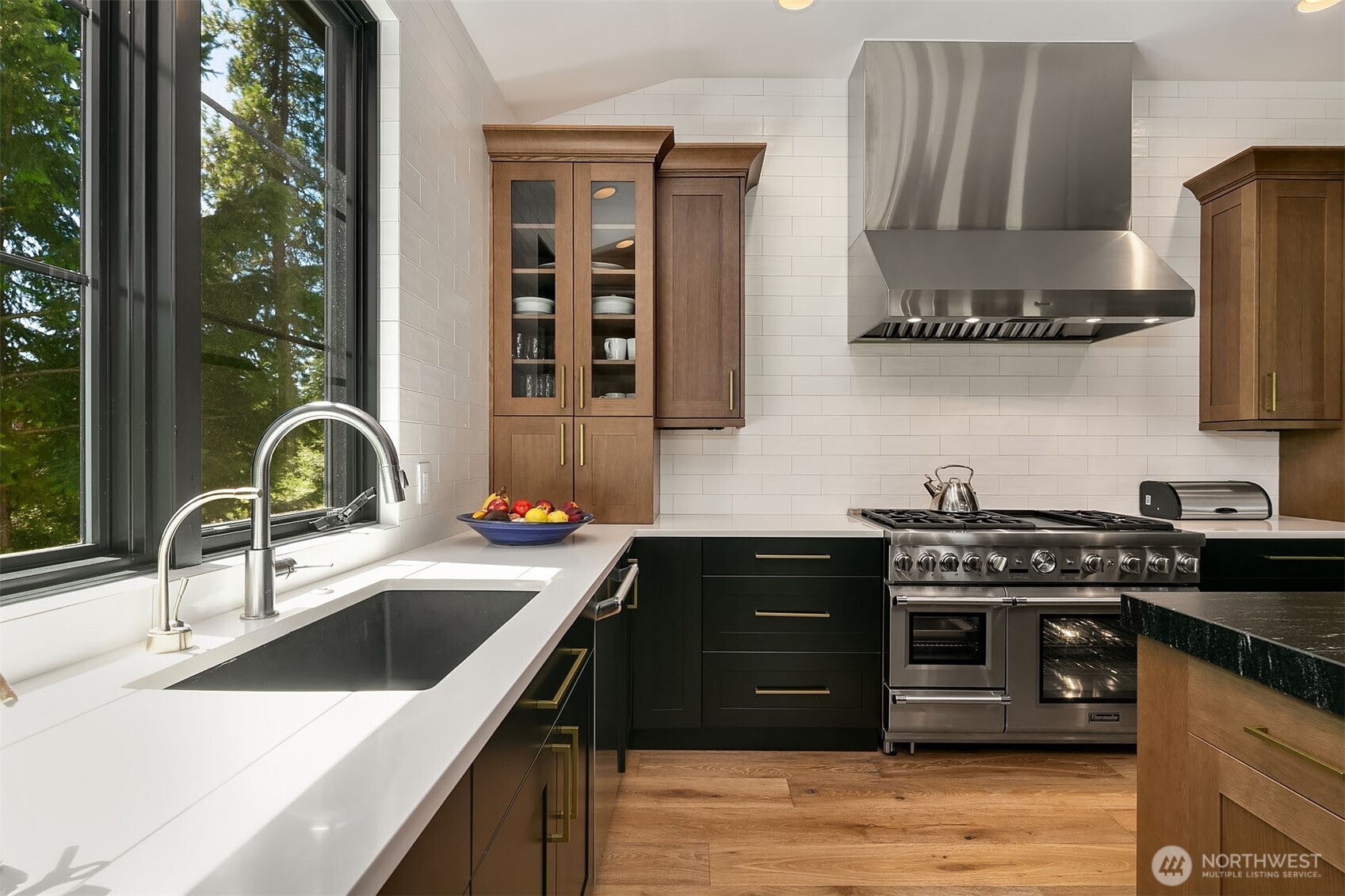 47 Frst Rdg Drive Cle Elum, WA 98922 - Photo 21 of 40 a kitchen with stainless steel appliances a sink stove and cabinets
