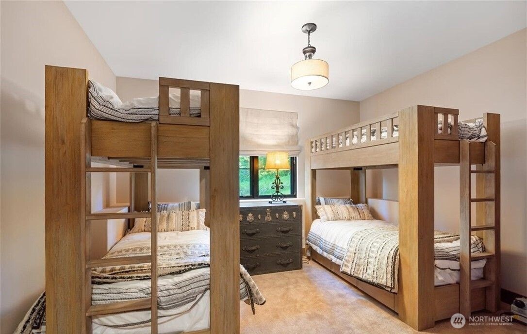 47 Frst Rdg Drive Cle Elum, WA 98922 - Photo 29 of 40 a bedroom with bed and window