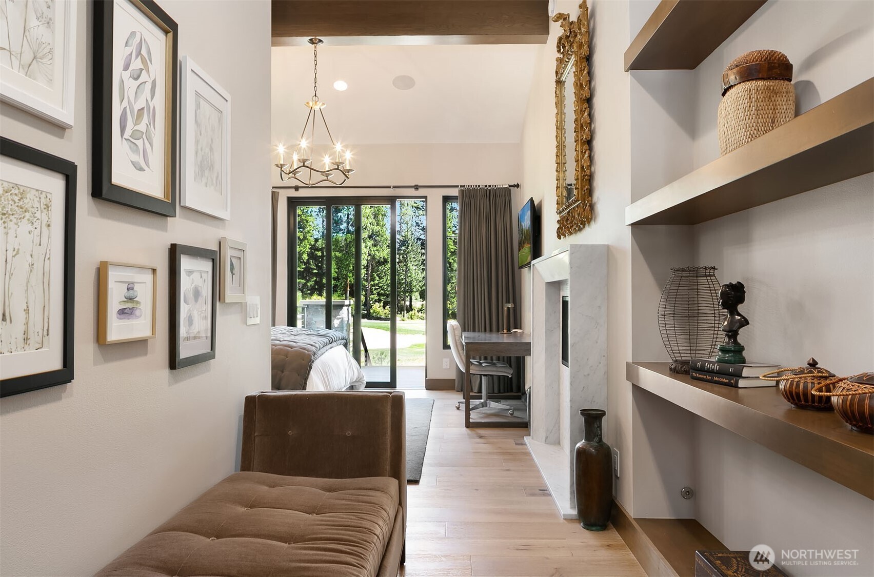47 Frst Rdg Drive Cle Elum, WA 98922 - Photo 6 of 40 a living room with furniture and large windows