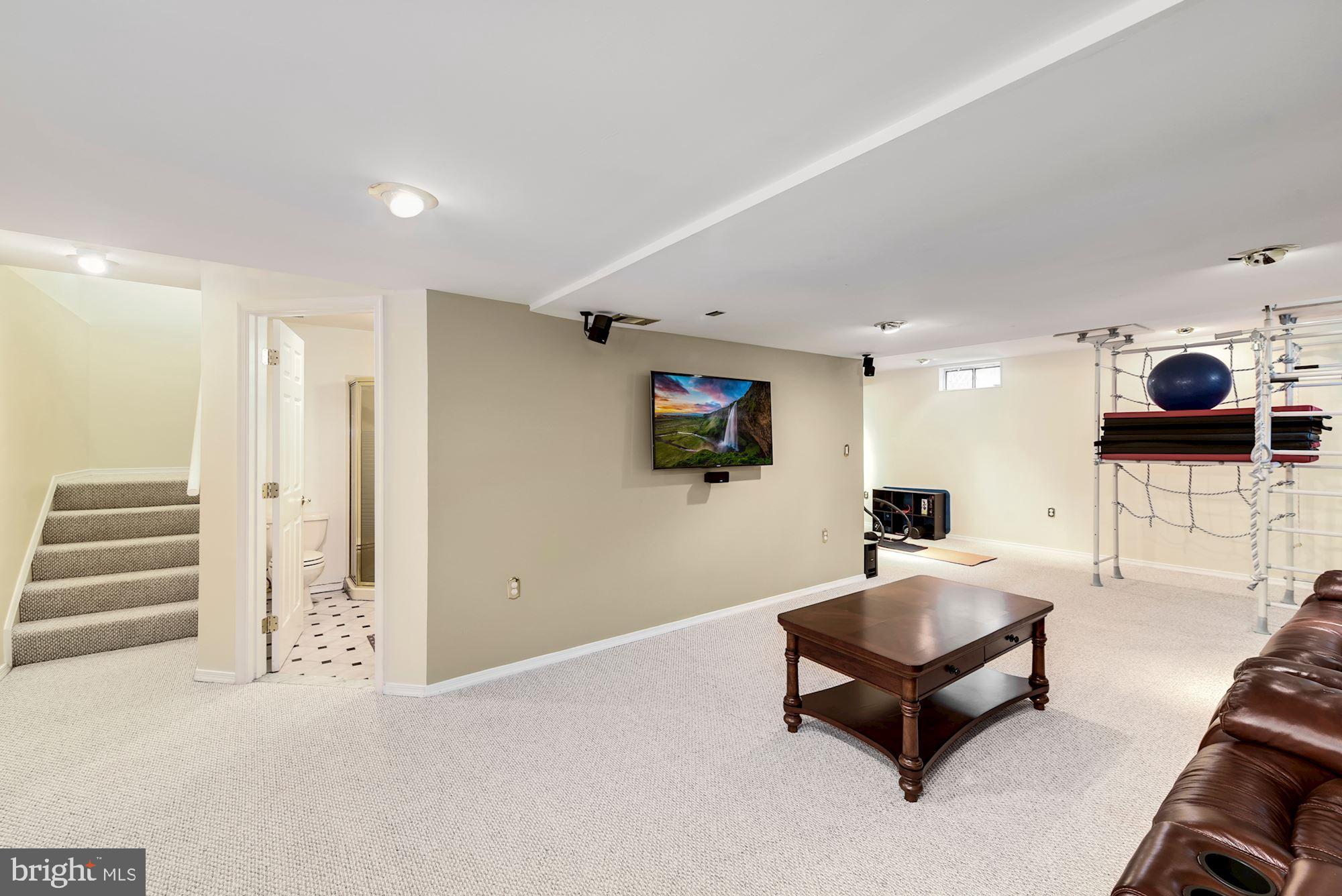 18911 Lindenhouse Road Gaithersburg, MD 20879 - Photo 33 of 45 Gallery Image 33