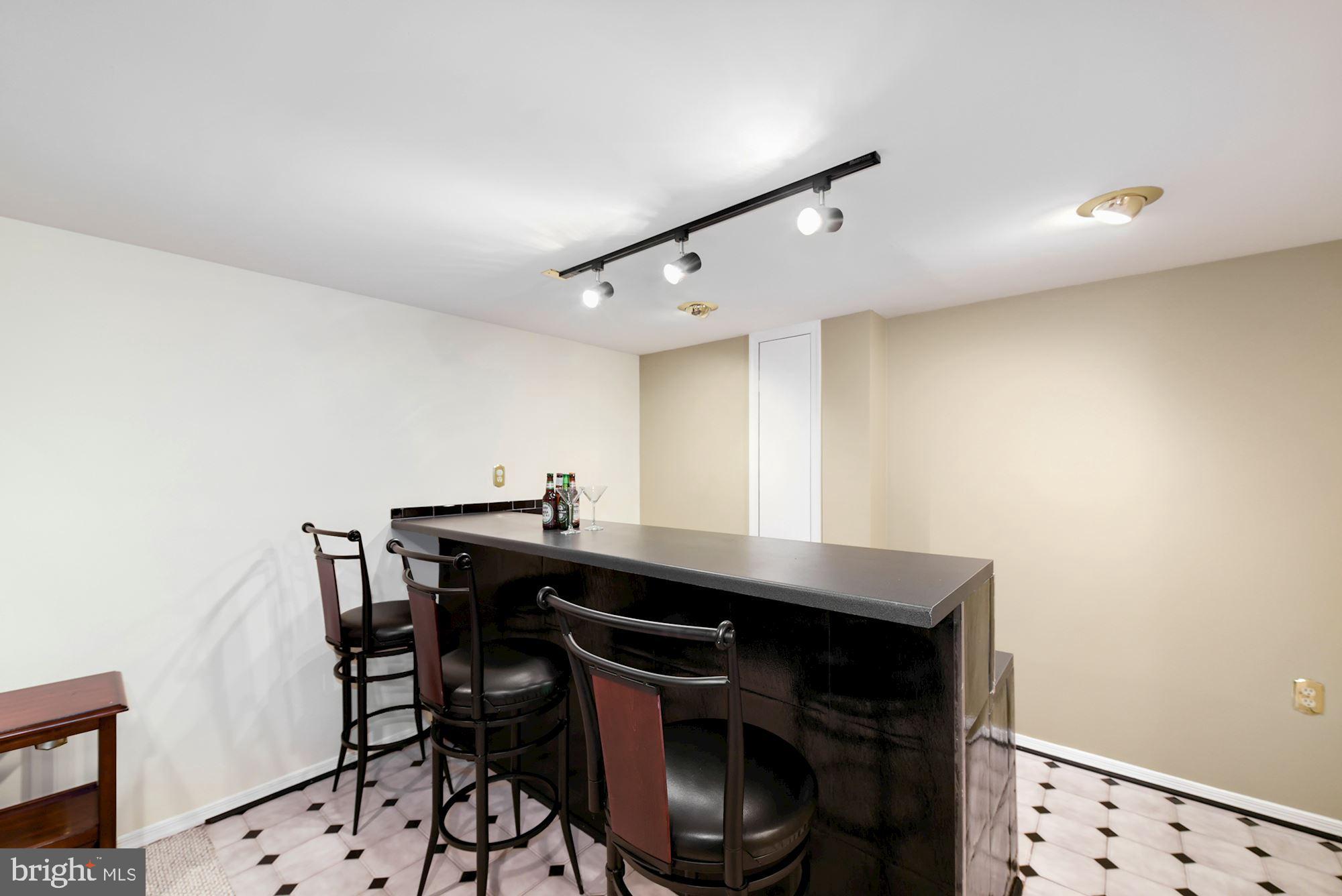 18911 Lindenhouse Road Gaithersburg, MD 20879 - Photo 34 of 45 Gallery Image 34