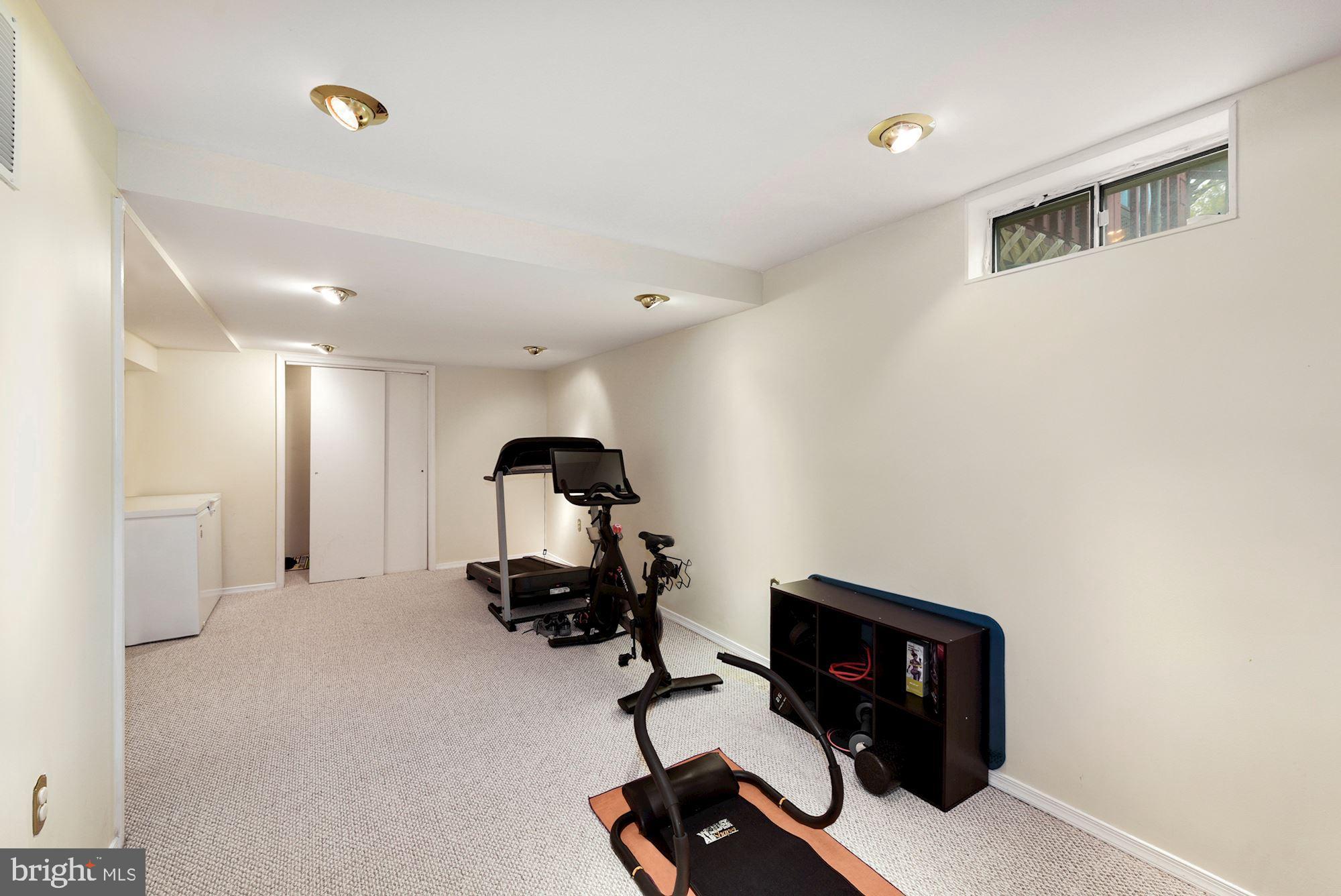 18911 Lindenhouse Road Gaithersburg, MD 20879 - Photo 36 of 45 Gallery Image 36