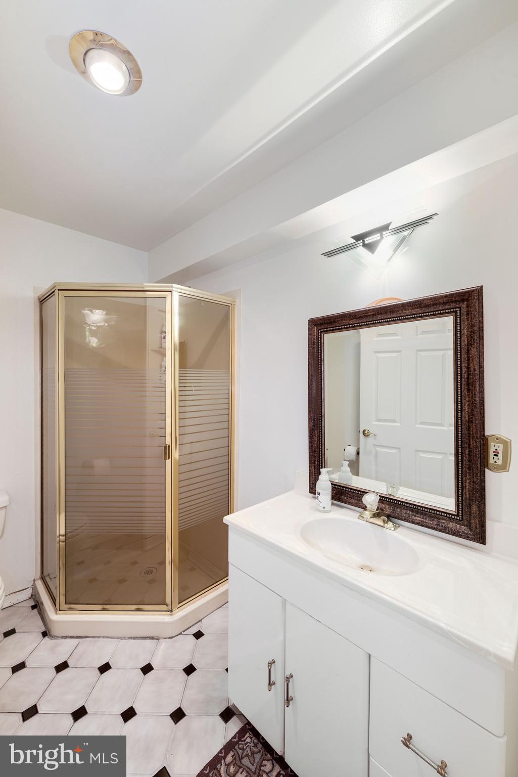 18911 Lindenhouse Road Gaithersburg, MD 20879 - Photo 40 of 45 Gallery Image 40