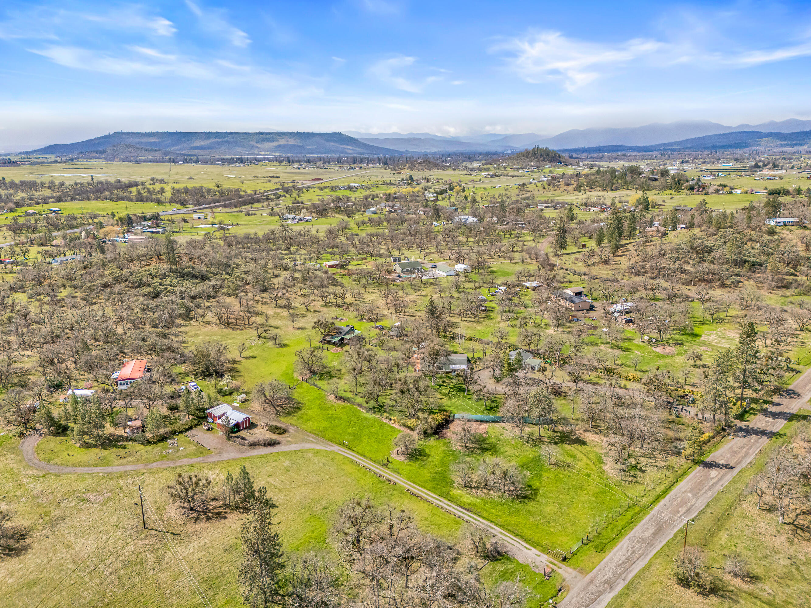 349 Capri Drive Eagle Point, OR 97524 - Photo 52 of 54 DJI_20250402121932_0052_D