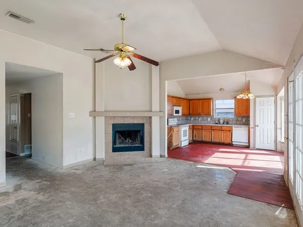$184,900 | 121 Meadowlake Lane, Kempner, TX 76539