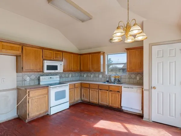 $184,900 | 121 Meadowlake Lane, Kempner, TX 76539