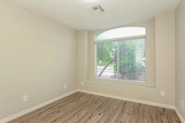 $2,500 | 1024 East Tonopah Drive, Phoenix, AZ 85024