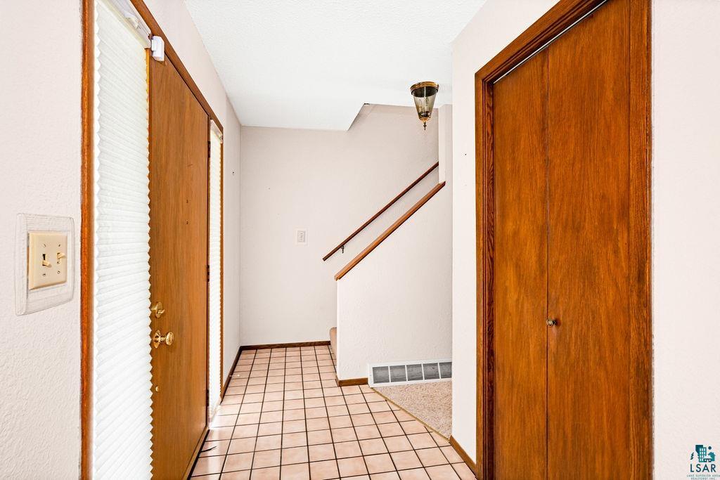 52 Highgate Street Superior, WI 54880 - Photo 2 of 26 Gallery Image 2
