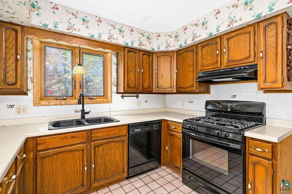 52 Highgate Street Superior, WI 54880 - Photo 8 of 26 Gallery Image 8