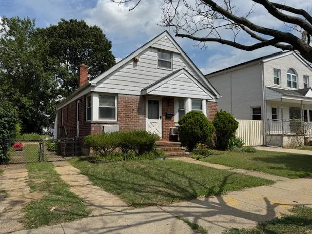 $789,999 | 80-27 257th Street | Floral Park