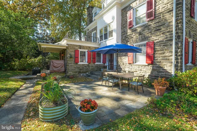 a view of a house with a park