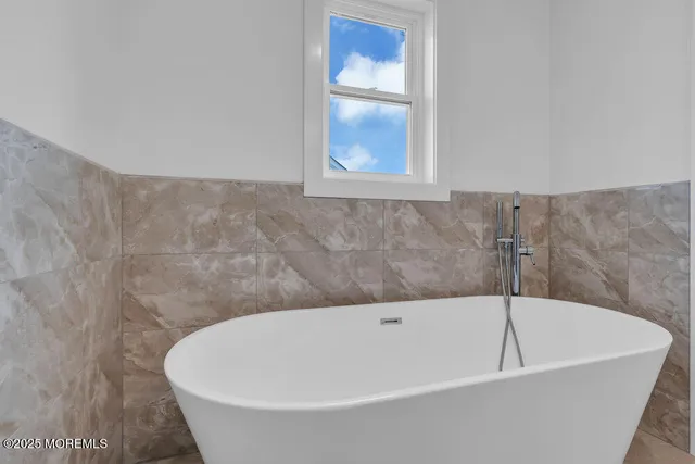 $1,150,000 | 122 Arch Way, Toms River, NJ 08755