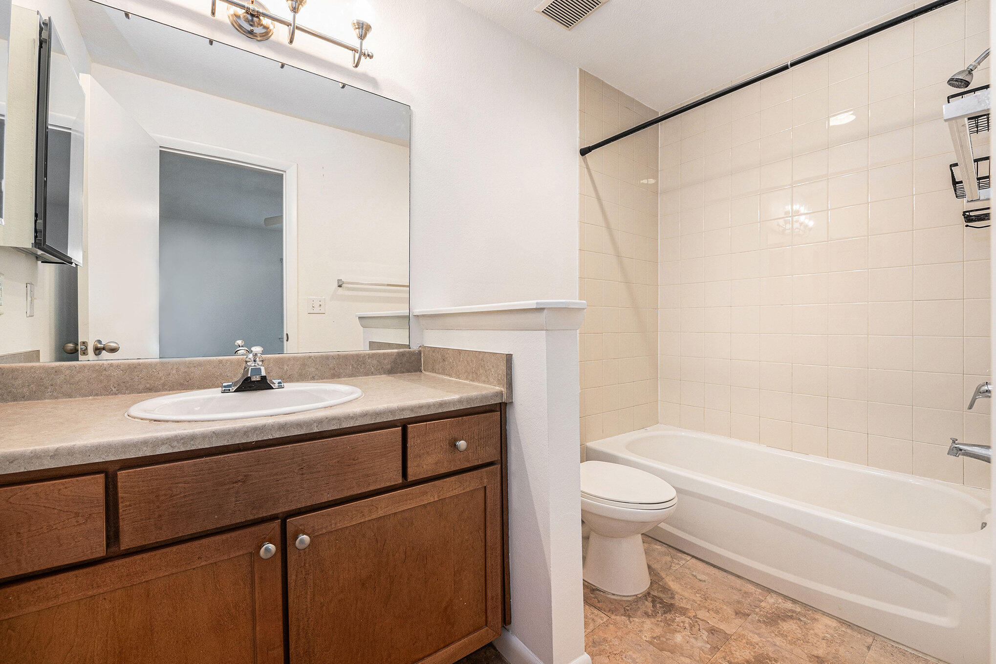 272 Alexandra Drive, Unit 2 Mount Pleasant, SC 29464 - Photo 12 of 27 On Suite