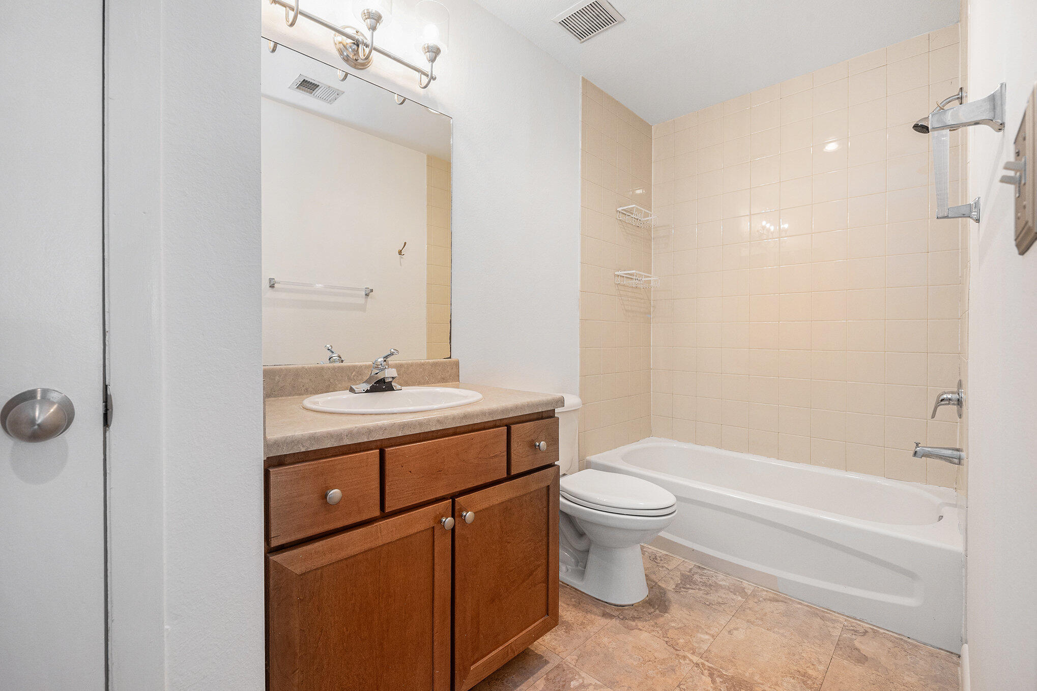 272 Alexandra Drive, Unit 2 Mount Pleasant, SC 29464 - Photo 15 of 27 Bathroom 2