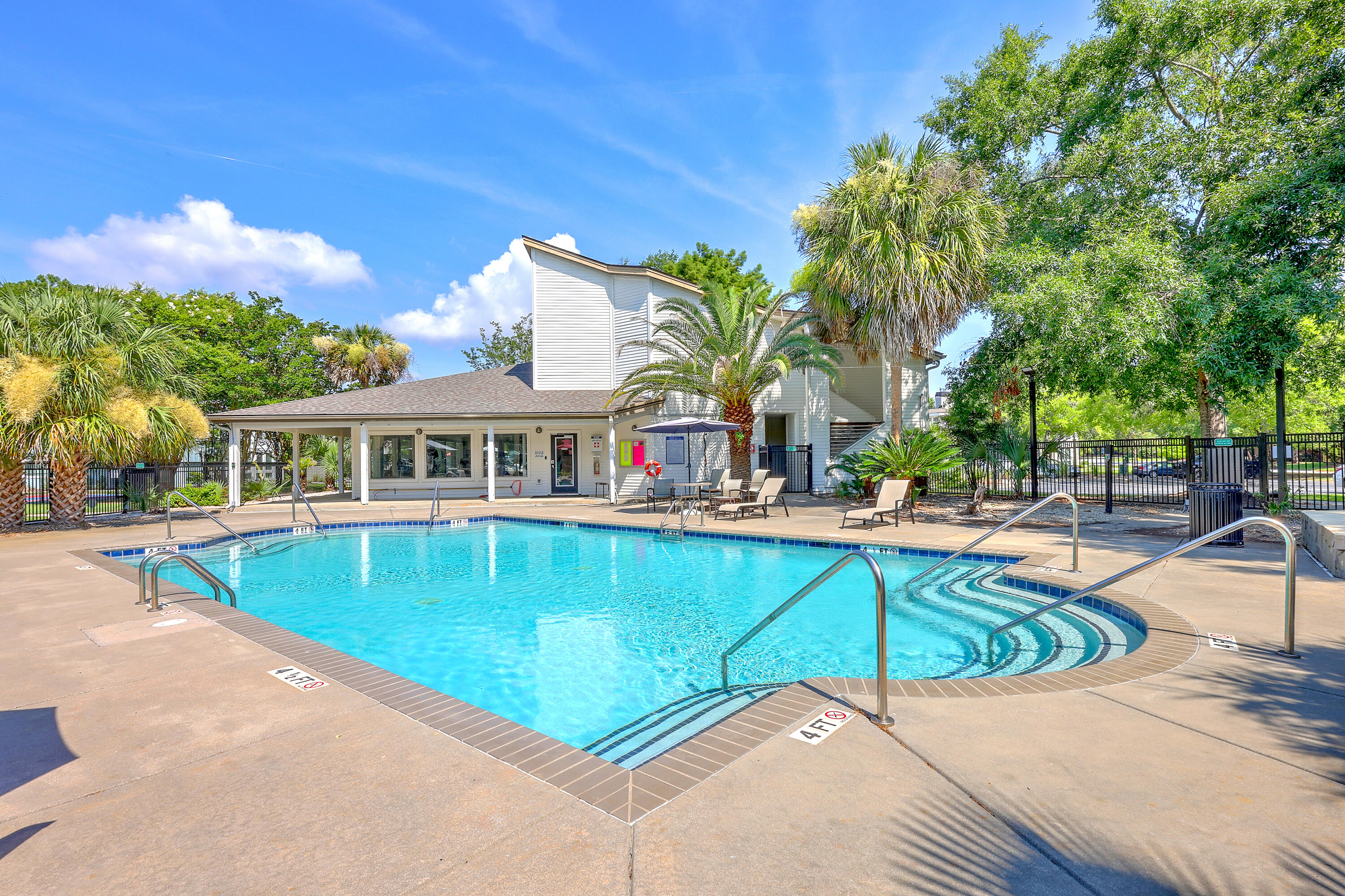 272 Alexandra Drive, Unit 2 Mount Pleasant, SC 29464 - Photo 22 of 27 Pool 2