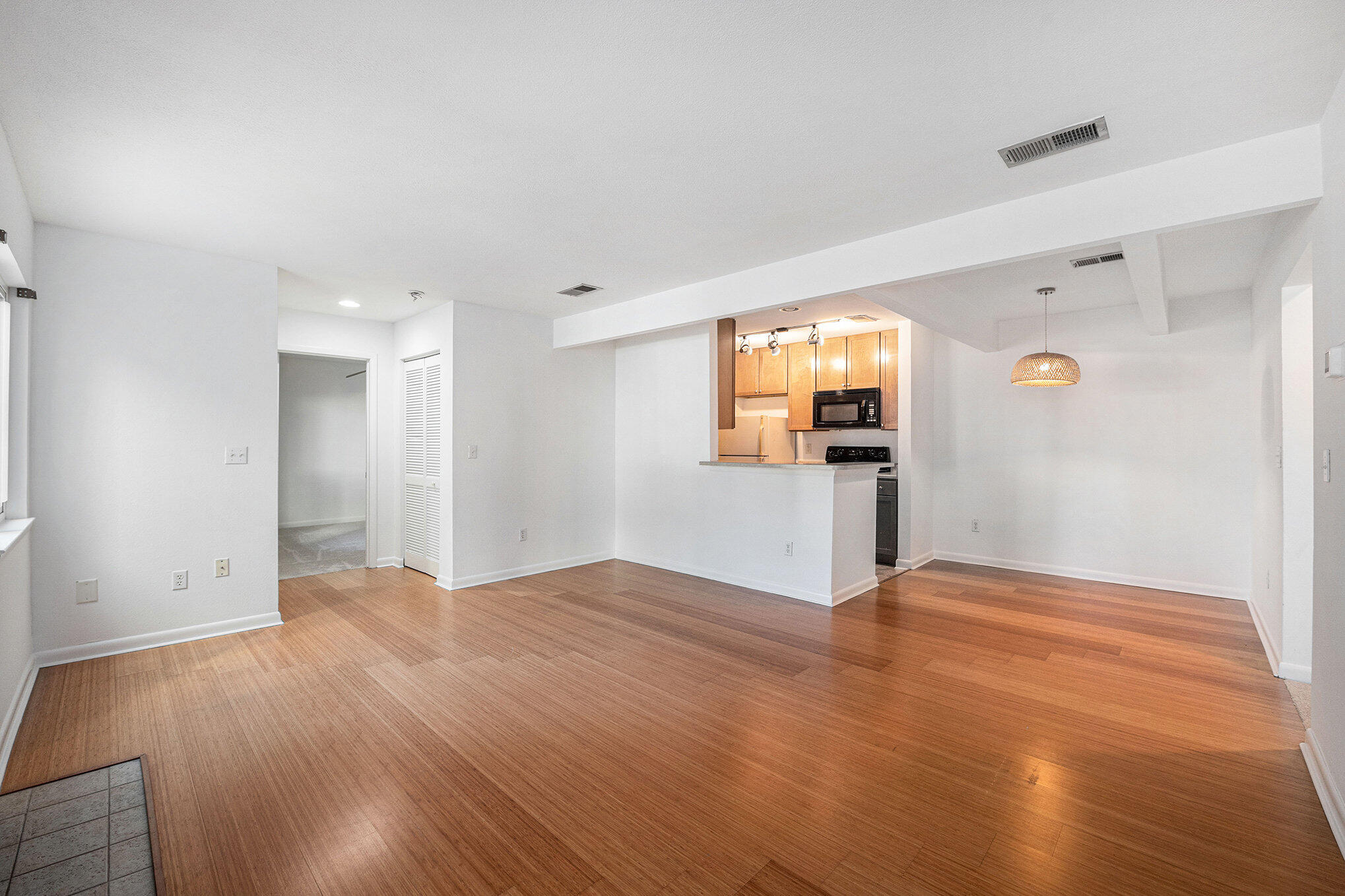 272 Alexandra Drive, Unit 2 Mount Pleasant, SC 29464 - Photo 3 of 27 Den to Door