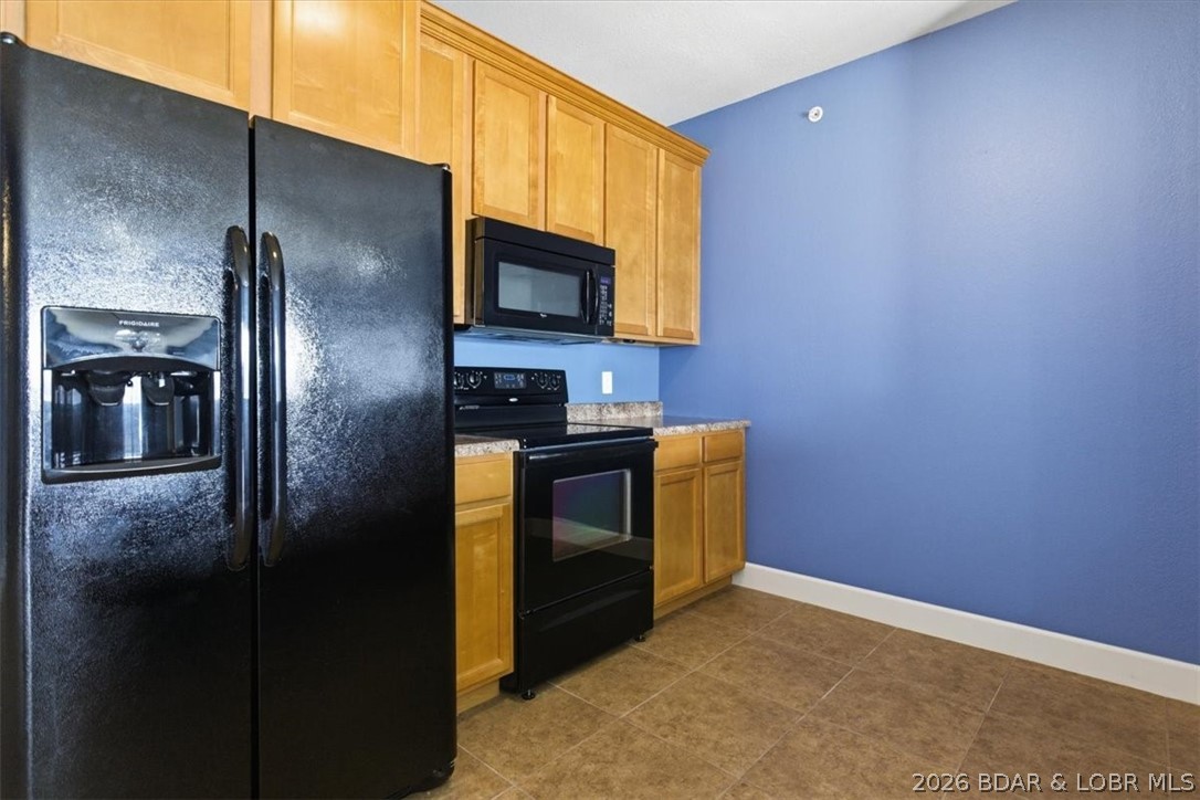 64 Knox Road, Unit N405 Rocky Mount, MO 65072 - Photo 10 of 38 Kitchen