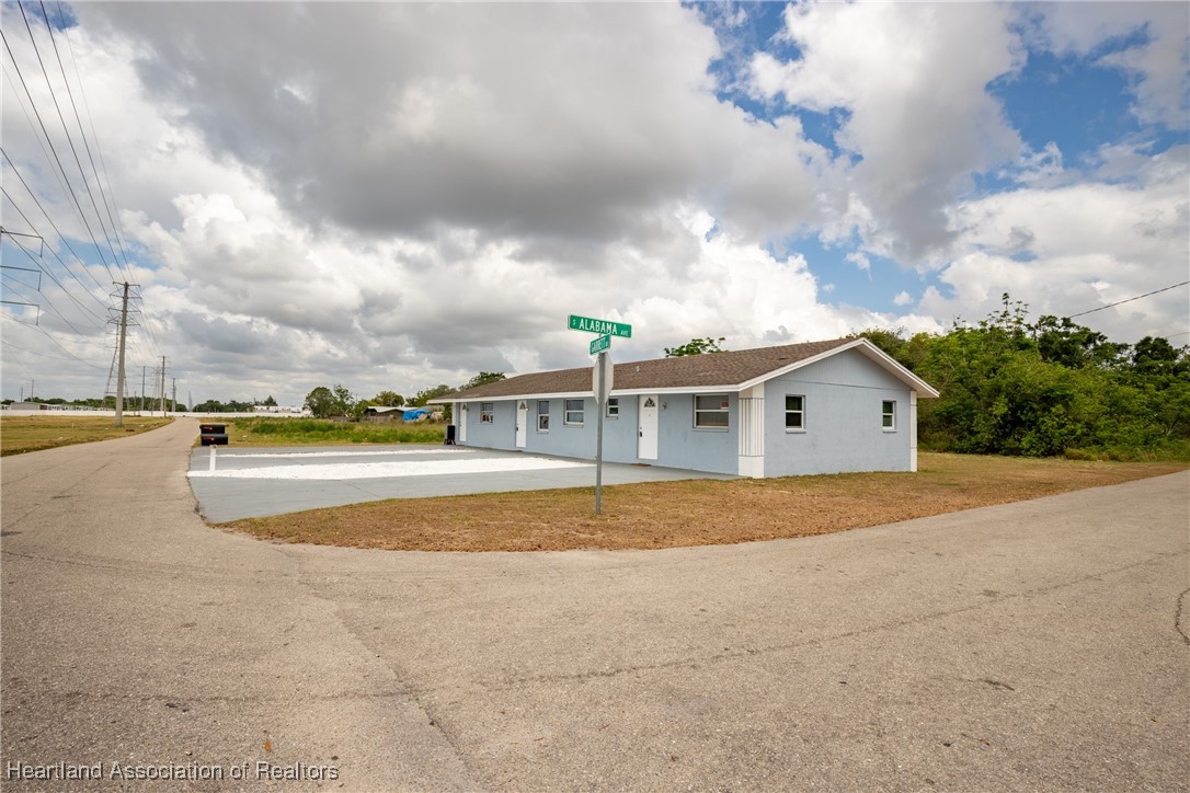 302 West Garrett Road Avon Park, FL 33825 - Photo 2 of 30
