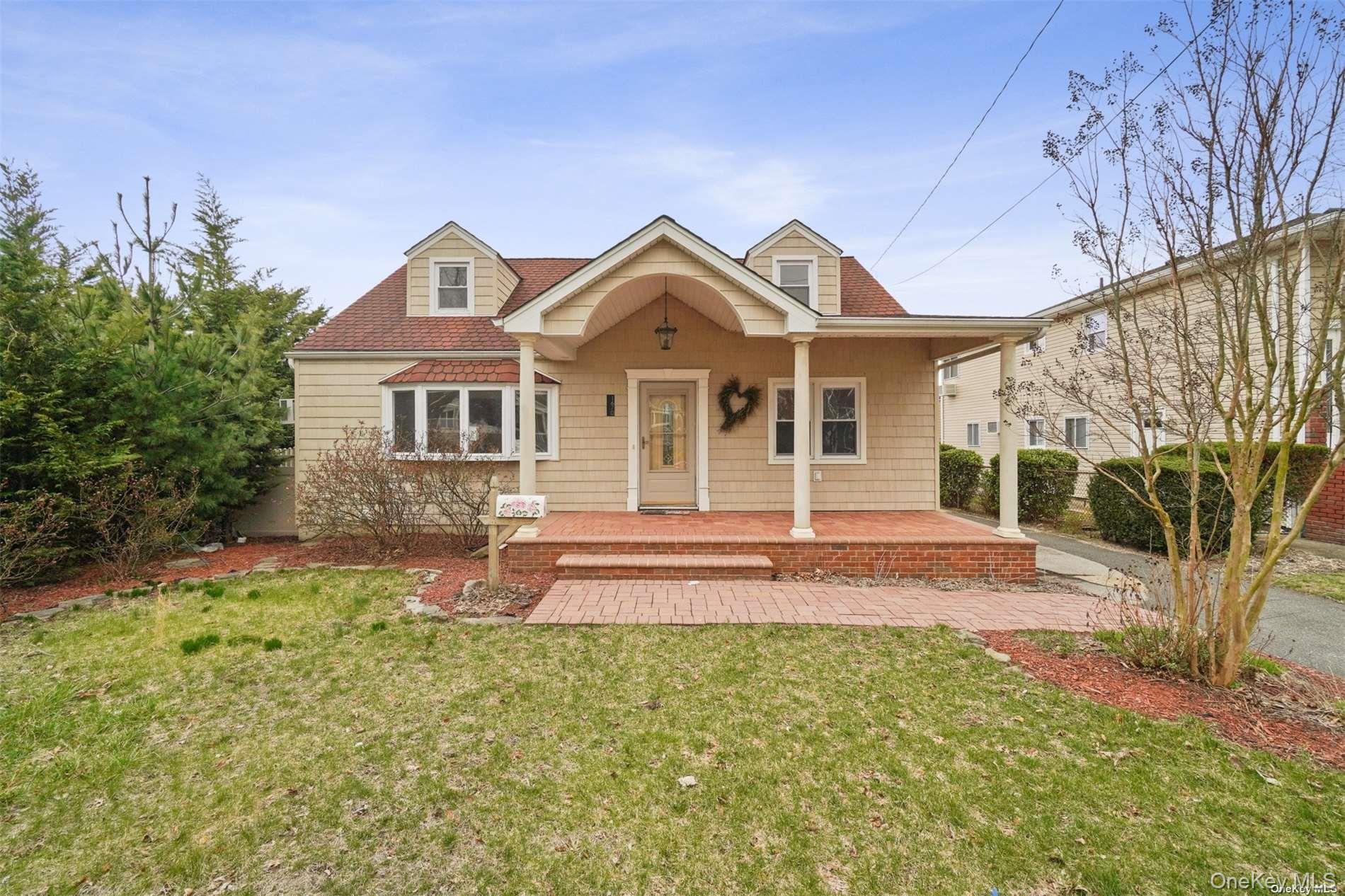 1670 Abby Road Merrick, NY 11566 - Photo 2 of 17