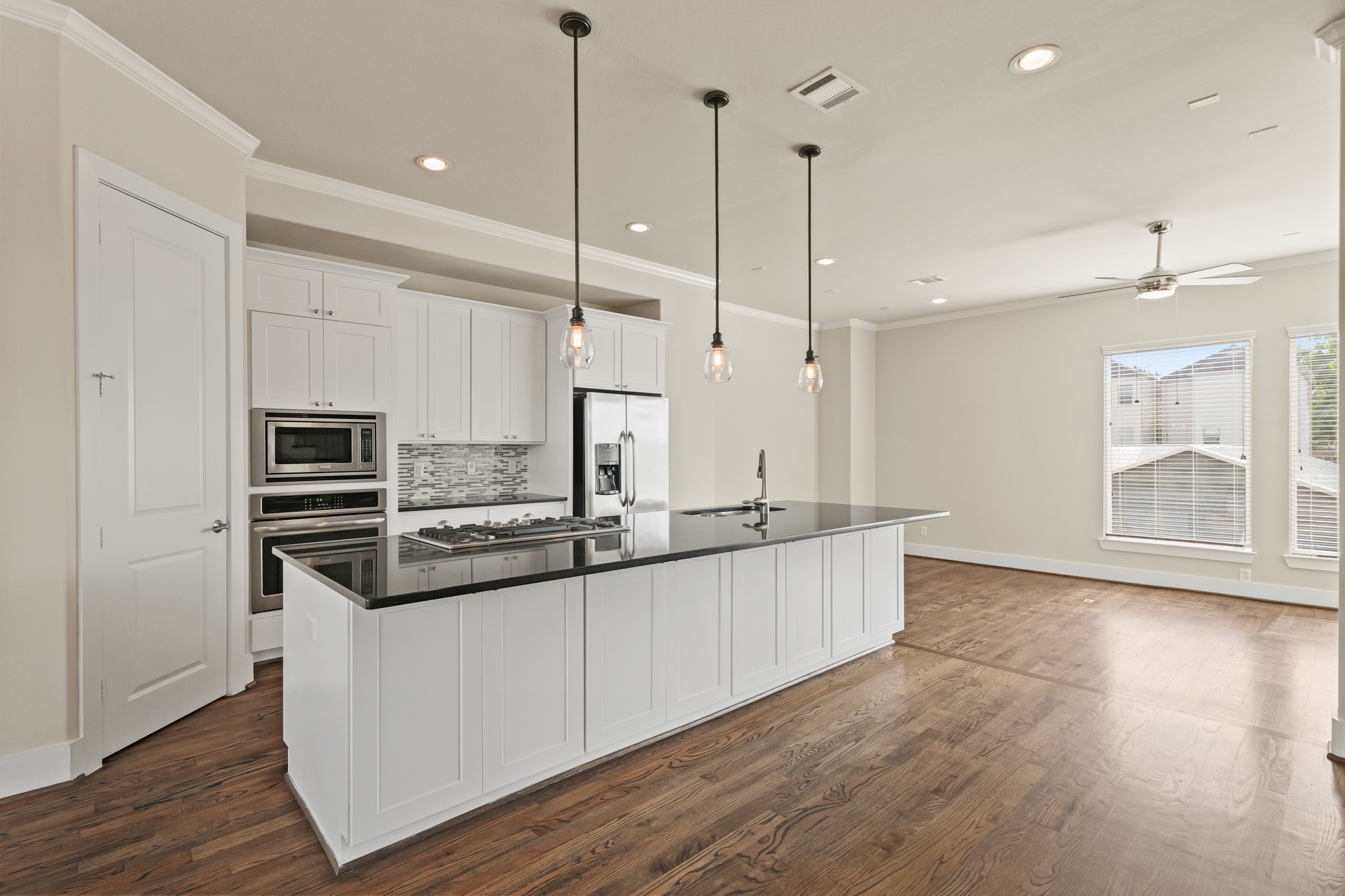 906 West 17th Street, Unit E Houston, TX 77008 - Photo 5 of 36