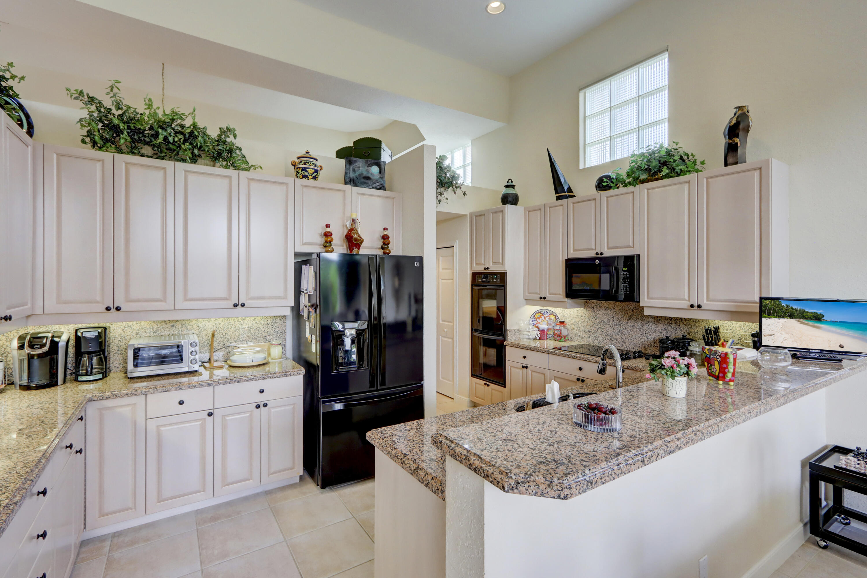 6553 Somerset Circle Boca Raton, FL 33496 - Photo 9 of 22 Kitchen - 1