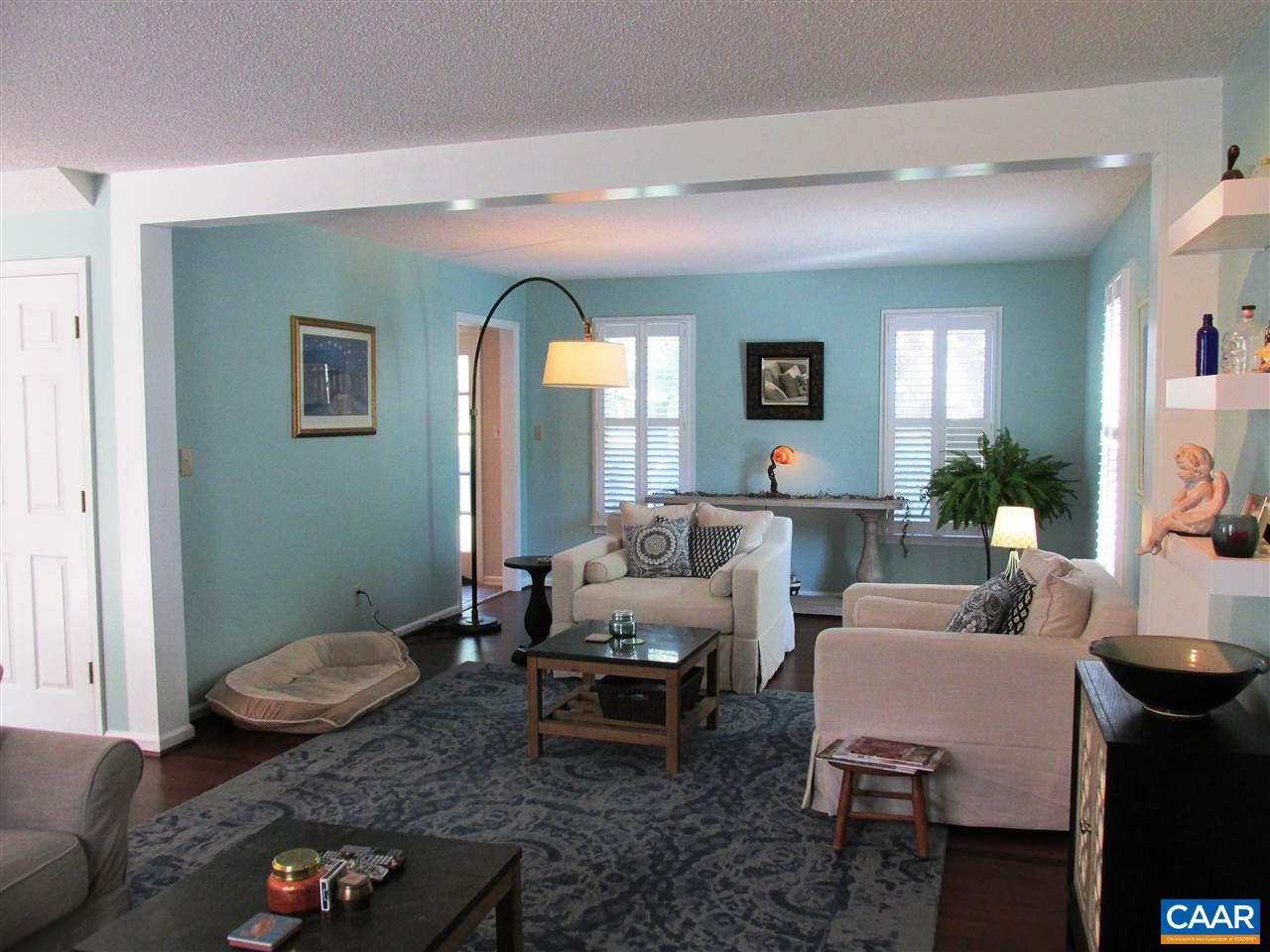 2704 Huntington Road Charlottesville, VA 22901 - Photo 10 of 42 a living room with furniture and a rug