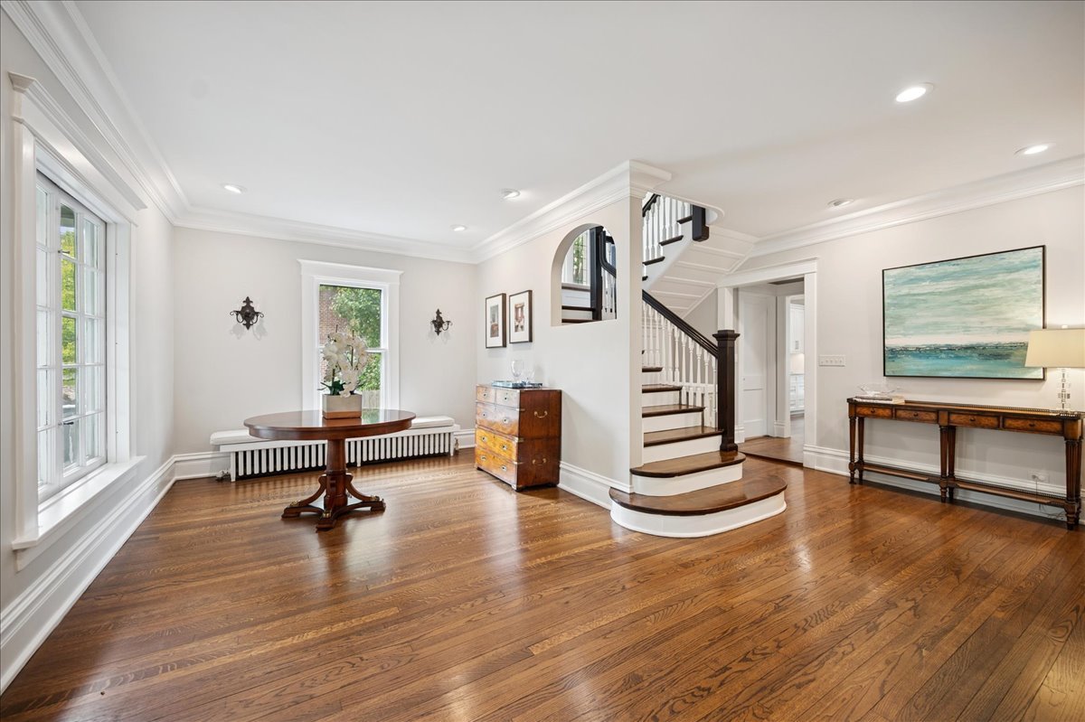 755 Lincoln Avenue Winnetka, IL 60093 - Photo 6 of 52 a living room with furniture and a wooden floor