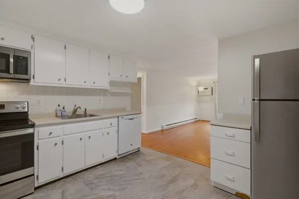 $2,000 | 559 Sagamore Avenue, Unit 15, Portsmouth, NH 03801