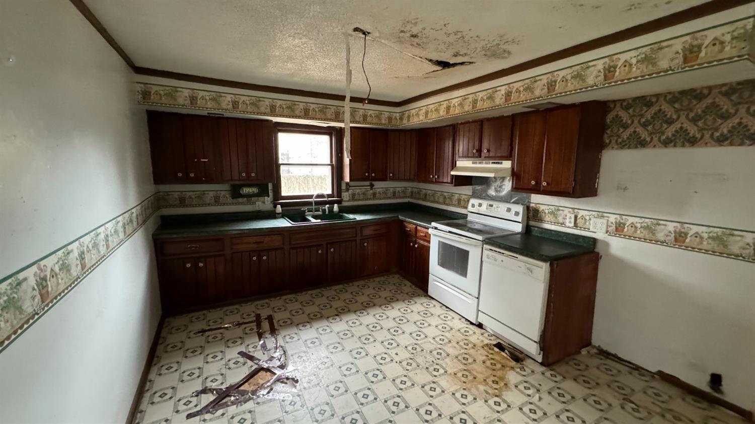 306 North Main Street Carthage, IN 46115 - Photo 12 of 28