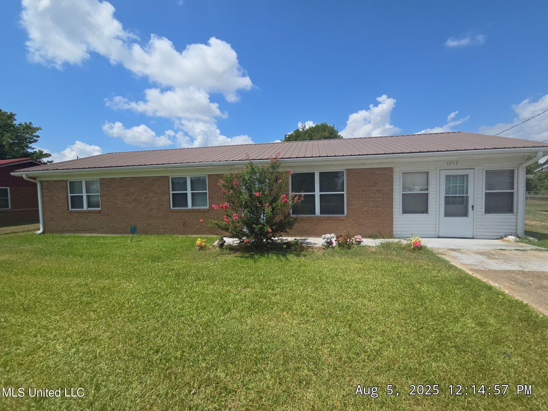 1212 Kennedy Street Shelby, MS 38774 - Photo 1 of 26 front