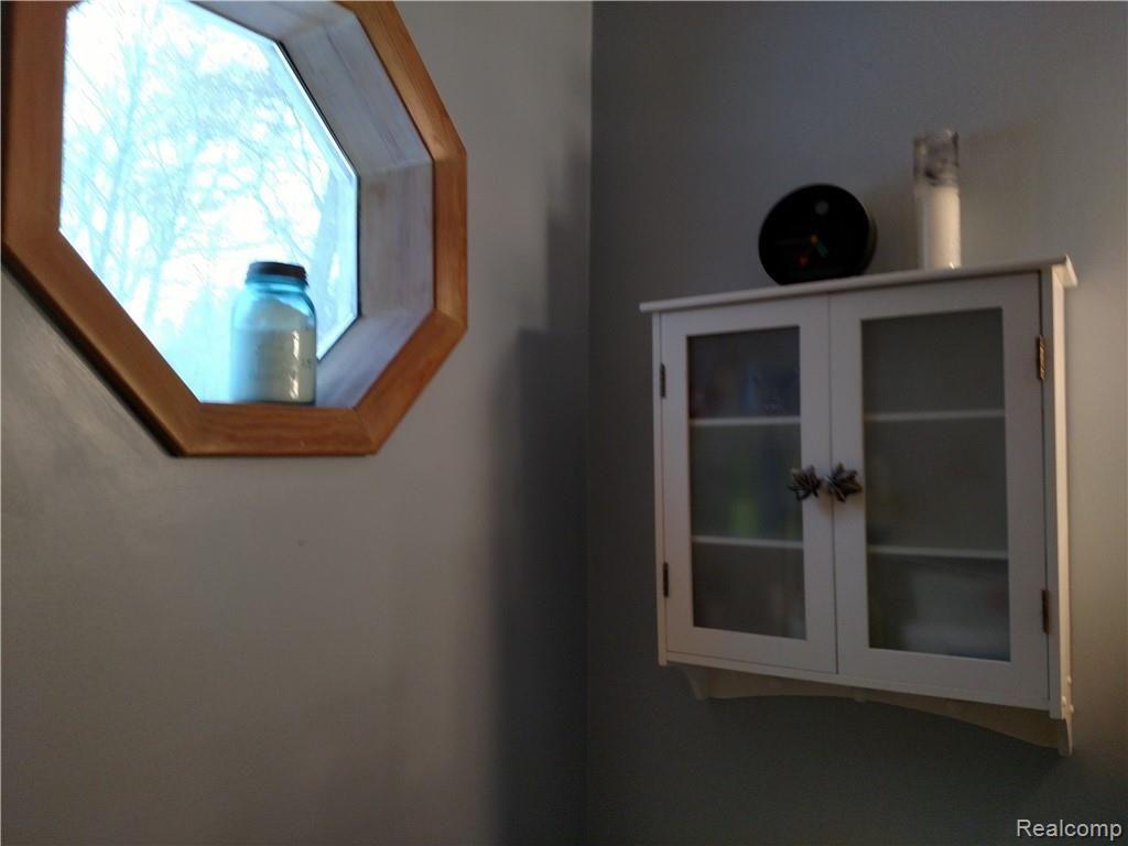 2214 Lone Tree Road Highland, MI 48357 - Photo 28 of 30 2214 Lone Tree - main bathroom feature .jpg