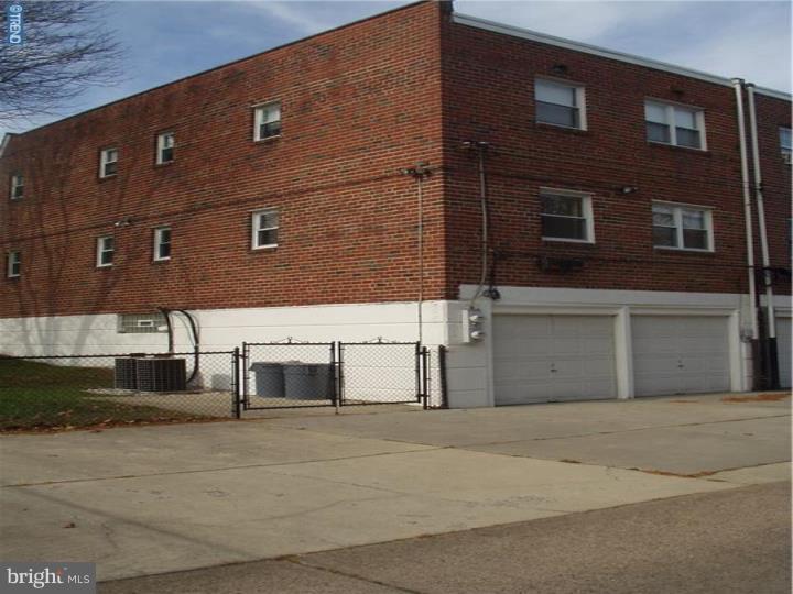 2579 Balwynne Park Road Philadelphia, PA 19131 - Photo 5 of 22 Exterior Back