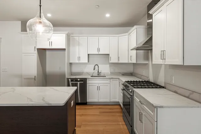 $969,000 | 134 Court Street, Unit 6, Plymouth, MA 02360