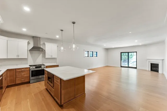 $969,000 | 134 Court Street, Unit 6, Plymouth, MA 02360